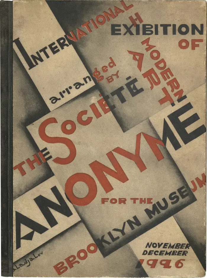 Ein schwarz-weißes Plakat für die Ausstellung "Modern Art" in Brooklyn Museum im kubistischen Stil. 