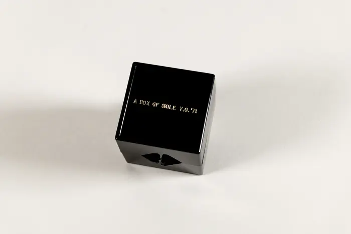 Yoko Ono, A Box of Smile. Y.O. '71, 1971 Yoko Ono, A Box of Smile. Y.O. '71, 1971