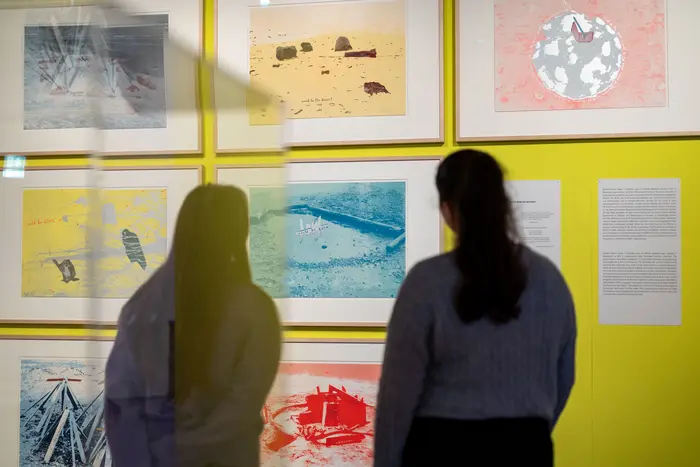 Ausstellungsansicht „Fluxuriös! Kunst und Anti-Kunst der 1960er bis 1990er Jahre“