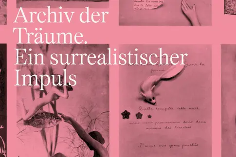 Ein Ausstellungsplakat zeigt Schwarz-Weiß-Fotografien.