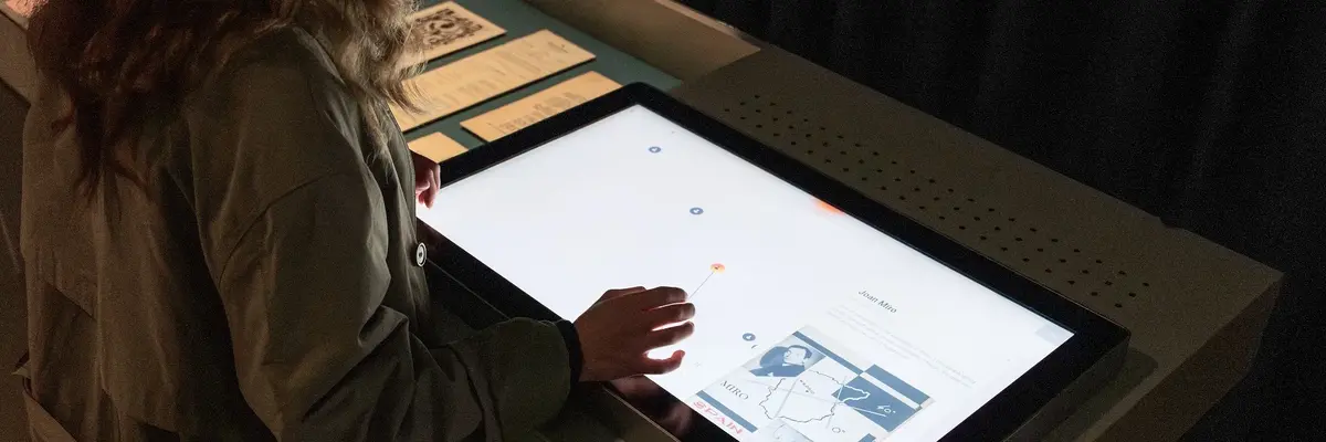 Ausstellungsansicht "Moderne Zeiten. Der amerikanische Traum und die Avantgarden der 1920er Jahre"