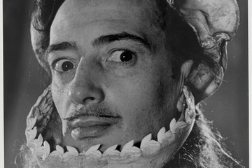 Eric Schaal, ohne Titel (Porträt von Salvador Dalí mit Tiermaske)